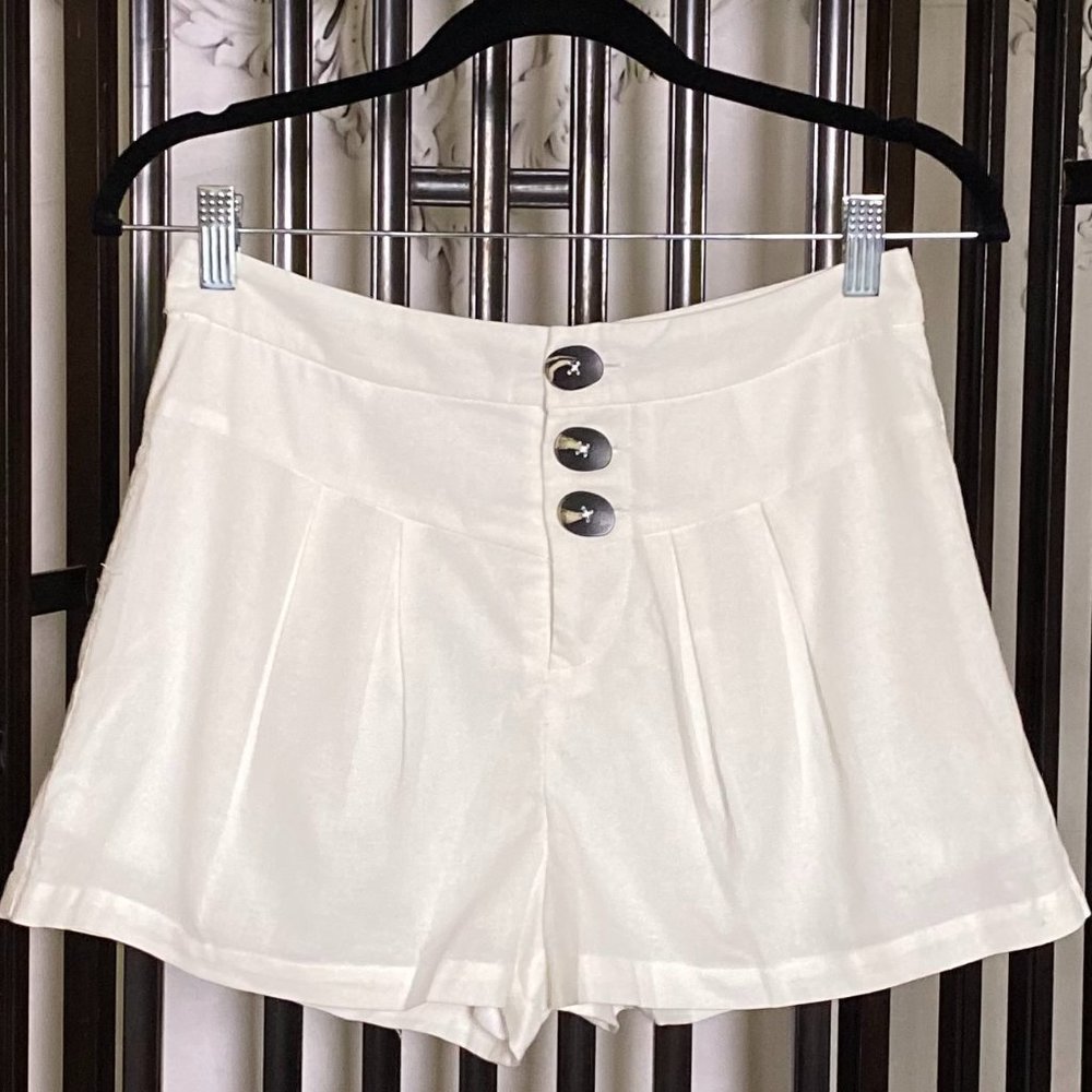 Very J White Linen High Waisted Shorts - Size S - Worn Once - Perfect for Summer